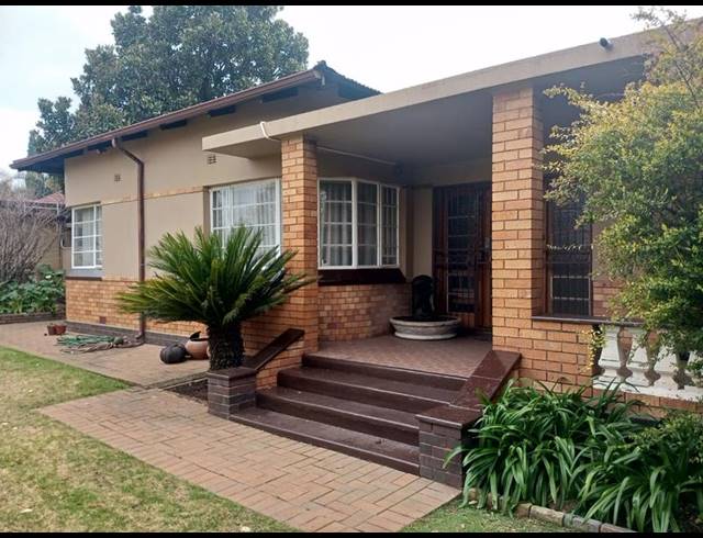 4 BEDROOM HOUSE FOR SALE IN SELECTION PARK